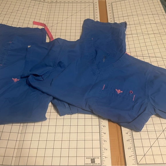 Med Couture Blue Scrub Set with Pink Accents - Picture 1 of 1